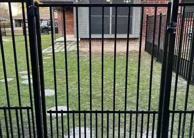 Fence Contractor (10)